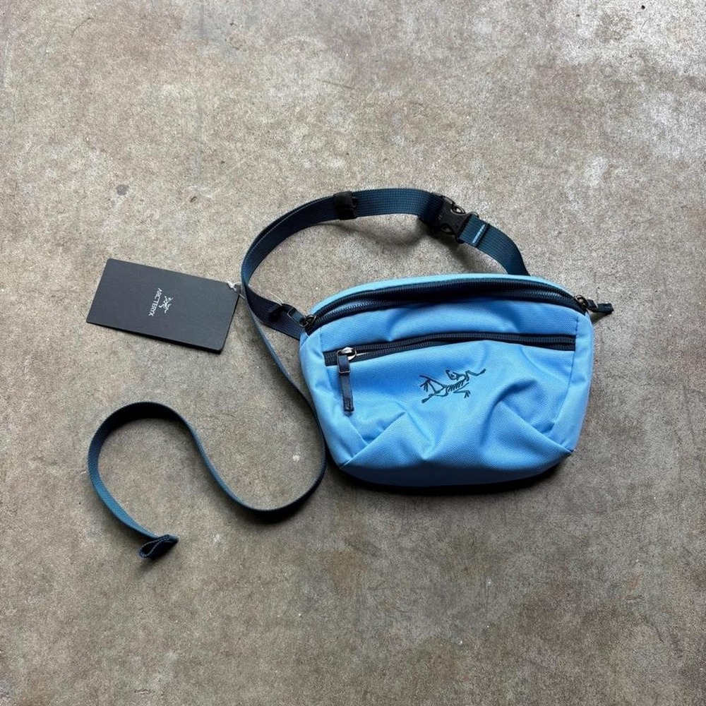 Brand new with tags Arc'teryx blue hip bag